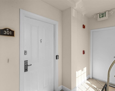 1322 Seven Eagles Ct - Photo Thumbnail 3