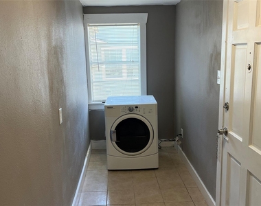 720 E 12th Street - Photo Thumbnail 18