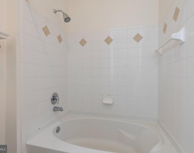 7 Booth Street - Photo Thumbnail 17