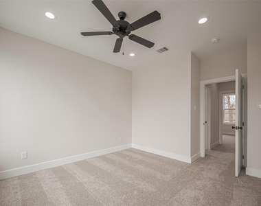 918 Saint Clair Street - Photo Thumbnail 26