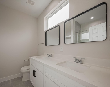 918 Saint Clair Street - Photo Thumbnail 27