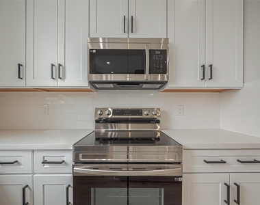 918 Saint Clair Street - Photo Thumbnail 14