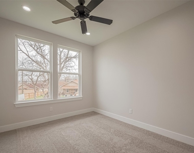 918 Saint Clair Street - Photo Thumbnail 17