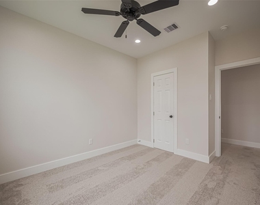 918 Saint Clair Street - Photo Thumbnail 19