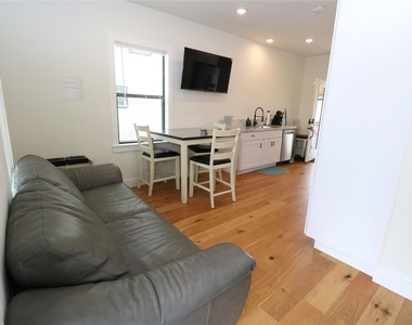 5506 Avenue Q 1/2 - Photo Thumbnail 7