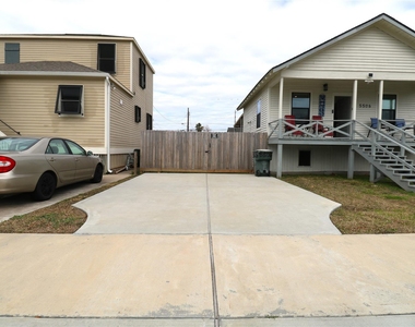 5506 Avenue Q 1/2 - Photo Thumbnail 3