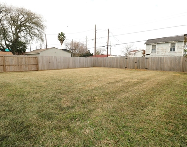 5506 Avenue Q 1/2 - Photo Thumbnail 21