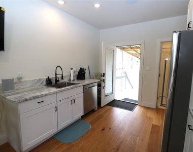 5506 Avenue Q 1/2 - Photo Thumbnail 9