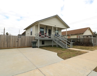 5506 Avenue Q 1/2 - Photo Thumbnail 5