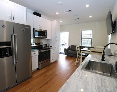 5506 Avenue Q 1/2 - Photo Thumbnail 1