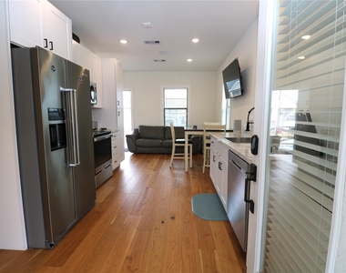 5506 Avenue Q 1/2 - Photo Thumbnail 10