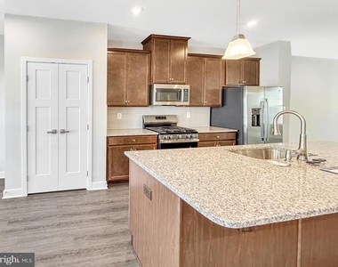 1785 Atlas Drive - Photo Thumbnail 5