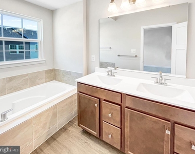 1785 Atlas Drive - Photo Thumbnail 8