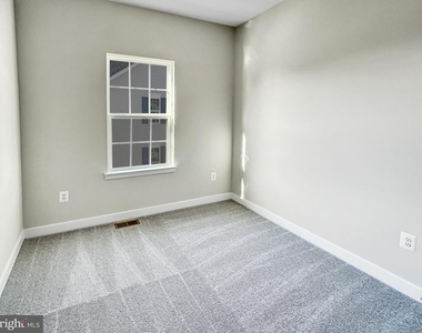 1785 Atlas Drive - Photo Thumbnail 14