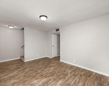 11002 Hammerly Boulevard - Photo Thumbnail 5
