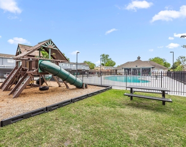 11002 Hammerly Boulevard - Photo Thumbnail 20