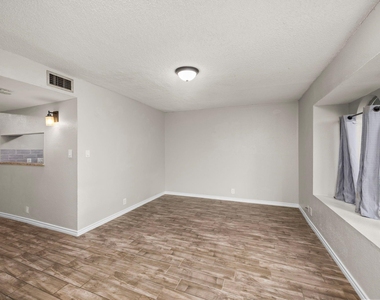 11002 Hammerly Boulevard - Photo Thumbnail 3