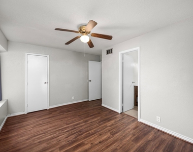 11002 Hammerly Boulevard - Photo Thumbnail 11