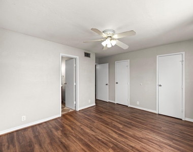 11002 Hammerly Boulevard - Photo Thumbnail 13