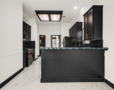 11915 Helene Court - Photo Thumbnail 6