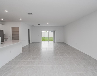 2068 Babbling Brook Boulevard - Photo Thumbnail 3