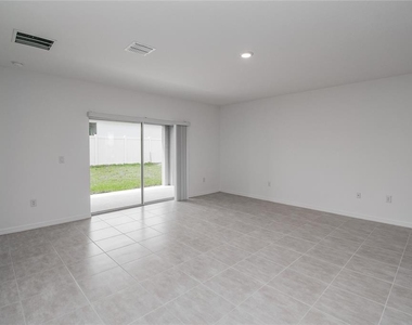 2068 Babbling Brook Boulevard - Photo Thumbnail 9