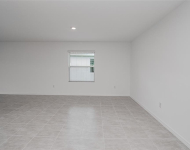 2068 Babbling Brook Boulevard - Photo Thumbnail 4