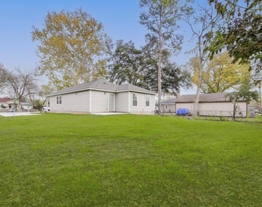 5824 Glen Lee Drive - Photo Thumbnail 13
