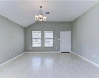 5824 Glen Lee Drive - Photo Thumbnail 3
