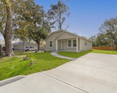 5824 Glen Lee Drive - Photo Thumbnail 1