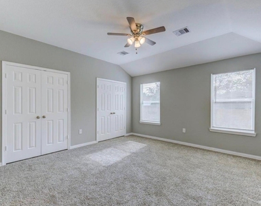 5824 Glen Lee Drive - Photo Thumbnail 9