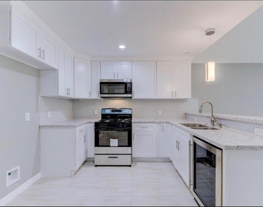 5824 Glen Lee Drive - Photo Thumbnail 7