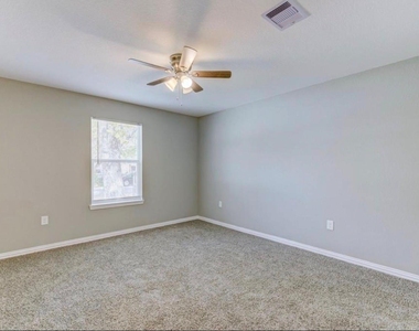 5824 Glen Lee Drive - Photo Thumbnail 10