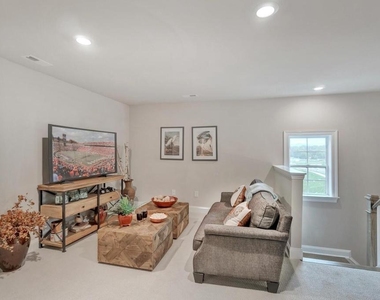 2132 Northside Dr - Photo Thumbnail 16