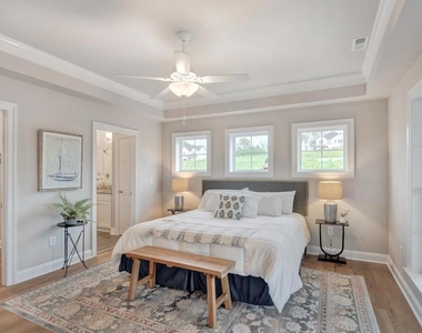 2132 Northside Dr - Photo Thumbnail 10