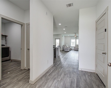 22 Desert Spring Lane - Photo Thumbnail 9