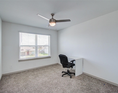 22 Desert Spring Lane - Photo Thumbnail 28