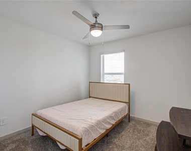 22 Desert Spring Lane - Photo Thumbnail 26