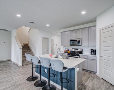 22 Desert Spring Lane - Photo Thumbnail 3