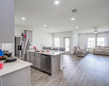 22 Desert Spring Lane - Photo Thumbnail 2