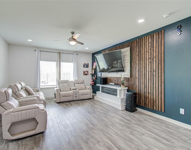 22 Desert Spring Lane - Photo Thumbnail 14