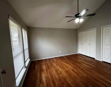 12118 W Bellfort Avenue - Photo Thumbnail 11