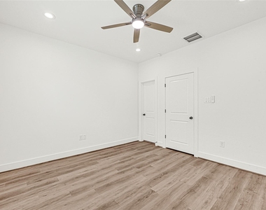 4606 Crown Grove Lane - Photo Thumbnail 9
