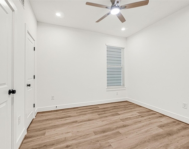 4606 Crown Grove Lane - Photo Thumbnail 17