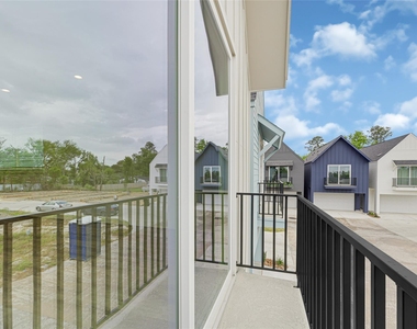 4606 Crown Grove Lane - Photo Thumbnail 5
