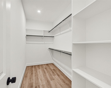 4606 Crown Grove Lane - Photo Thumbnail 12