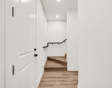 4606 Crown Grove Lane - Photo Thumbnail 14