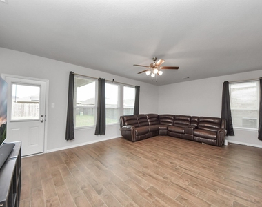 4239 Wyanngate Drive - Photo Thumbnail 12