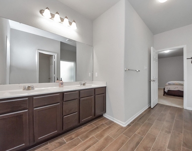 4239 Wyanngate Drive - Photo Thumbnail 19