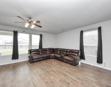 4239 Wyanngate Drive - Photo Thumbnail 10
